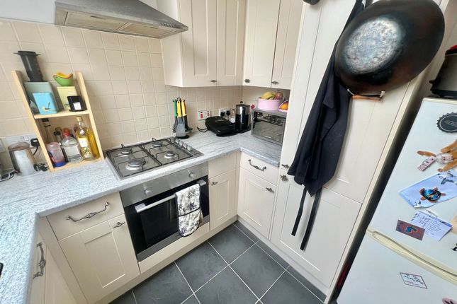 Flat 5, Southsea photo 4