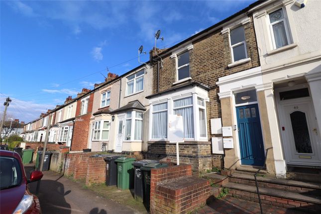 Thumbnail Flat to rent in Milton Street, Swanscombe, Kent