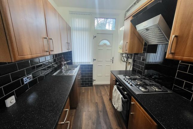 Property to rent in Wharncliffe Road, Shipley
