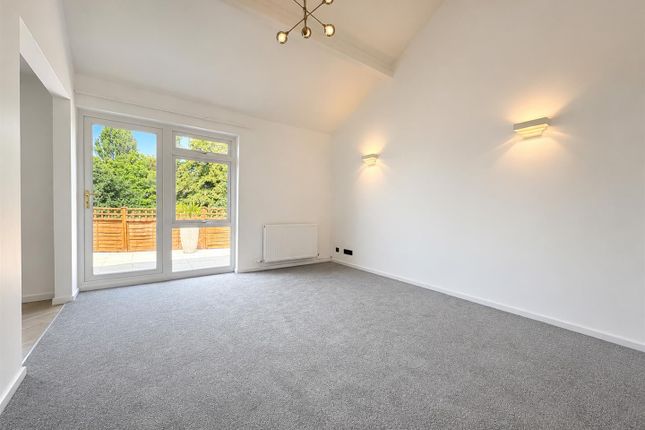 40, King Arthur Close, Cheltenham photo 3