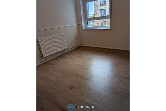 Clements Court, Green Lane, Hounslow photo 3