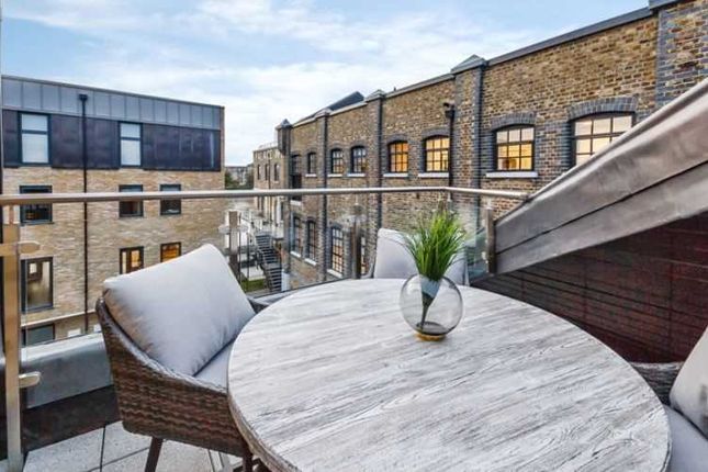 Property to rent in Oxford Penthouse, Rainville Road, London