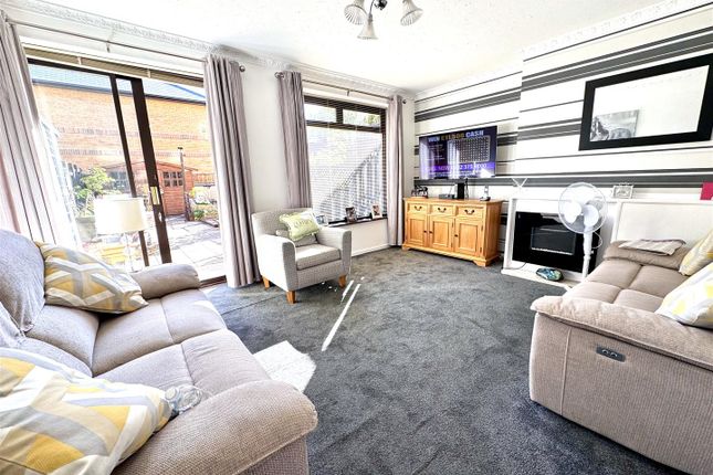 133, Harrow Manorway, Abbey Wood photo 2