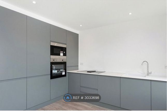 B Eversleigh Road, London photo 2