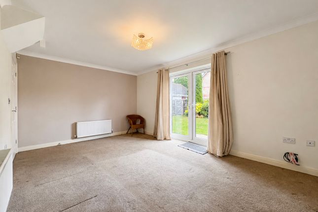 102 Gathurst Lane, Wigan photo 4