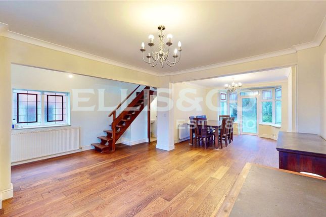 137, Abbotts Drive, Wembley photo 3