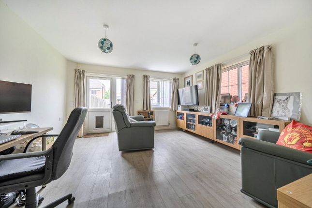 SNG OR, 43, Soper Crescent, Andover photo 4