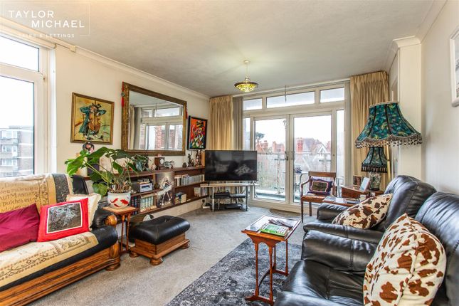 Flat 28, Drive Lodge 68-70, The Drive, Hove photo 2