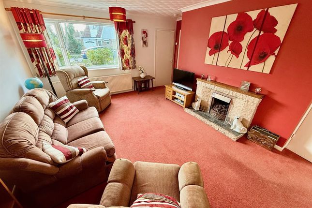 14, Firs Avenue, Great Yarmouth photo 3