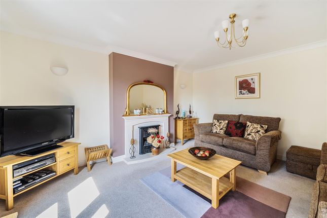 16, De Legh Grove, Bridport photo 3