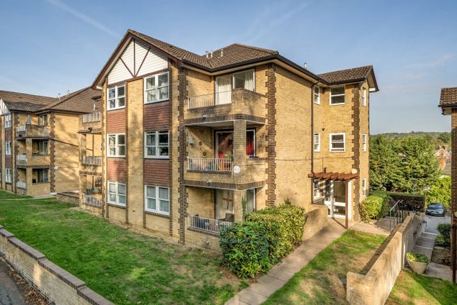1-bed flat on 22, Waterslade, Redhill, £110,000