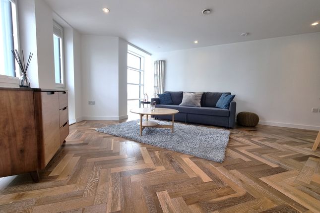 2-bed flat on Eagle Point, City Road, London, £800,000