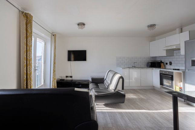 Flat for sale in Plumstead Road, Woolwich
