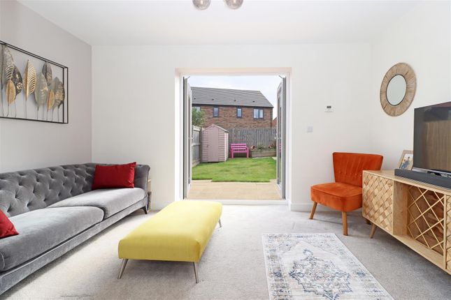 35, Willow Way, Morpeth photo 2