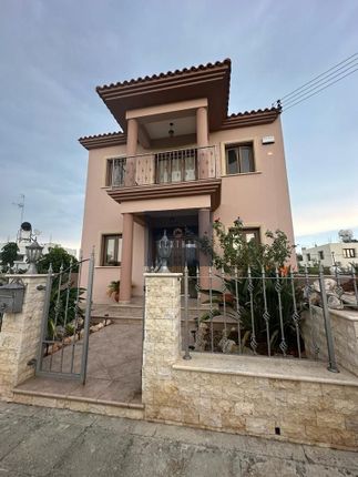 Thumbnail Villa for sale in Eleftheriou Venizelou, Meneou 7000, Cyprus