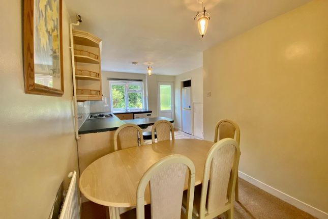 77, Poplar Close, Bath photo 4