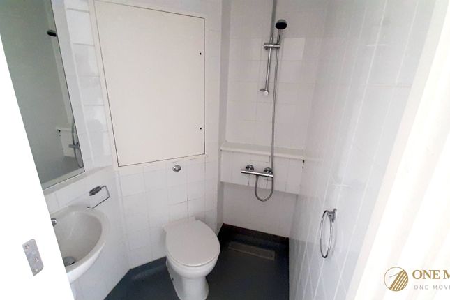 Flat 11, 272 Chapel Street, Salford photo 5