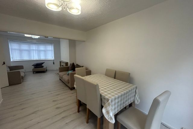 Avebury Avenue, Leicester photo 4