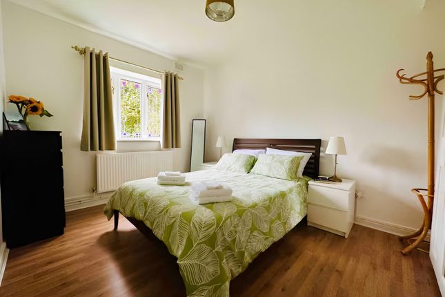 Flat 29, Bracklyn Court, Wimbourne Street, London photo 3