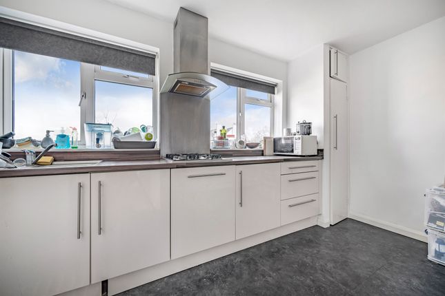 Flat for sale in High Road, London