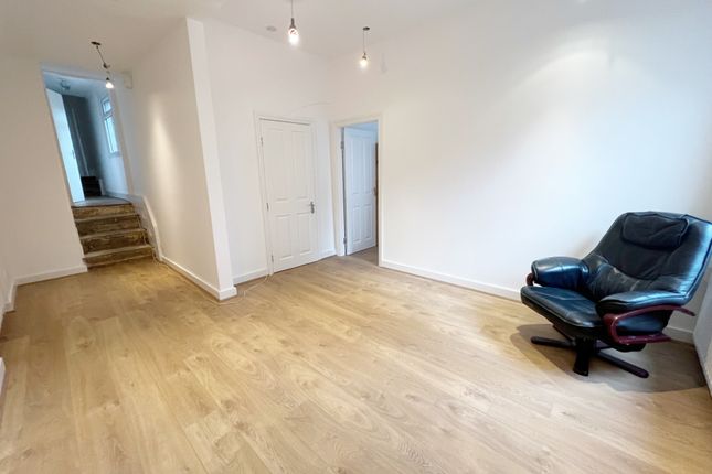 82a, Lewisham Way, New Cross photo 2