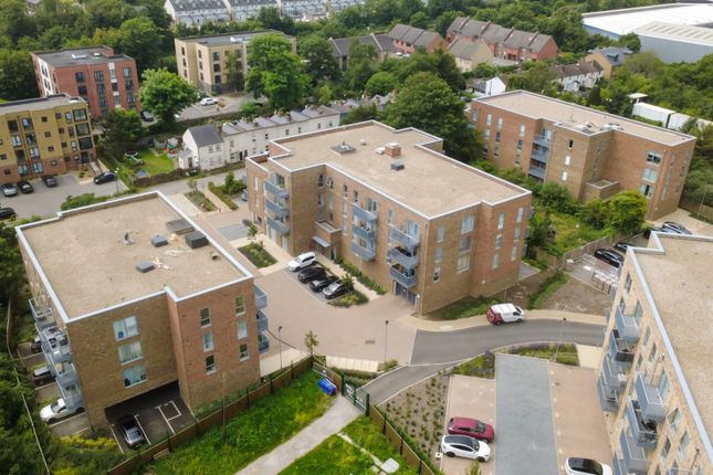 57 Liberty Court, Stone, Kent photo 3