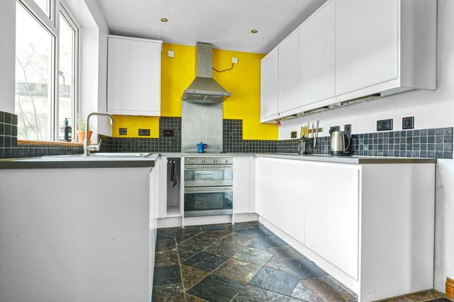12 Paget Cottages, Ware photo 3