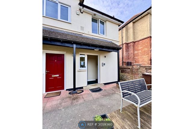 Sutherland Avenue, Bexhill-On-Sea photo 2