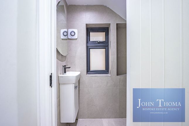 31, Hollybush Hill, London photo 4