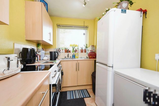 Flat for sale in Lupin Drive, Springfield, Chelmsford