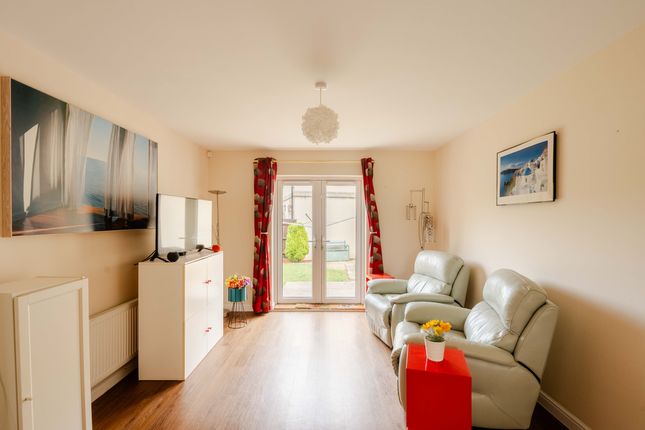 27 Medlar Close, Bristol photo 3
