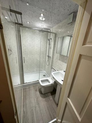51 , Staines Road, Ilford photo 5