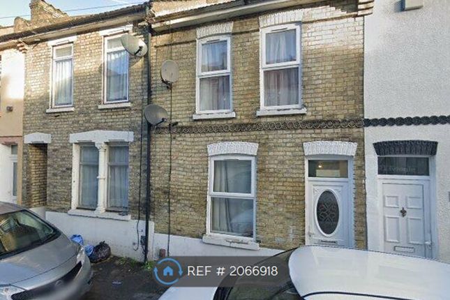 Thumbnail Flat to rent in Salisbury Road, Chatham