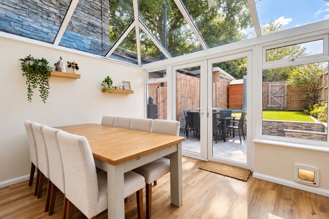 19 Merton Close, Owlsmoor, Berkshire photo 3