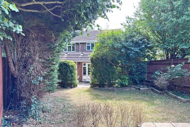 8, Stable Lane, Beaconsfield photo 4