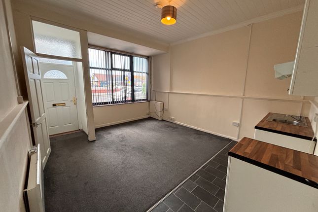 Thumbnail Flat to rent in Ansdell Road, Blackpool