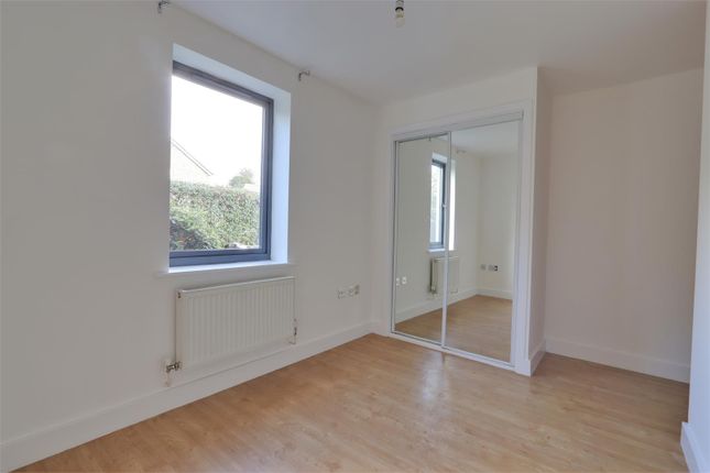 Apartment 2 Oldfield Point, 35 Griffiths Avenue, Cheltenham photo 4