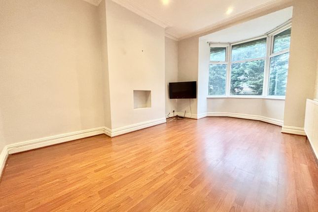 31, Morritt Drive, Leeds photo 4