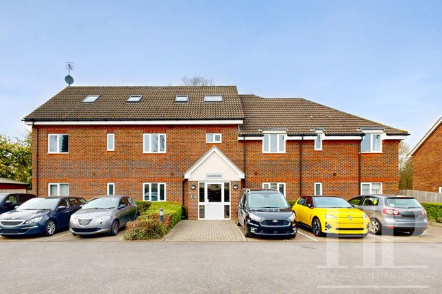 3 Oakbrook Woodfield Road, Crawley photo 4