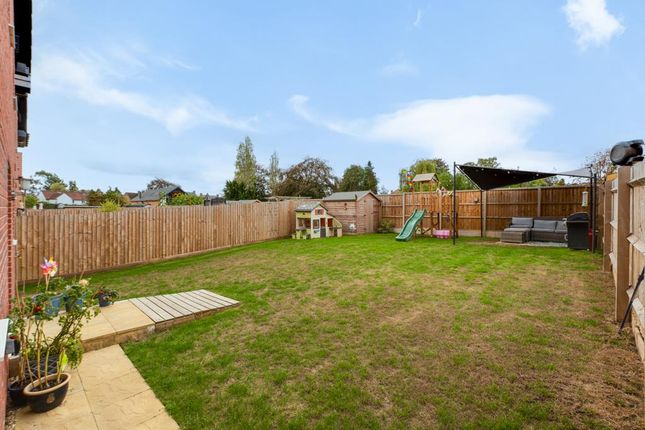 43, Old Stratford Close, Kettering photo 4