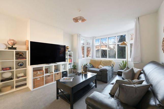 66 Woodstone Avenue, Stoneleigh photo 2