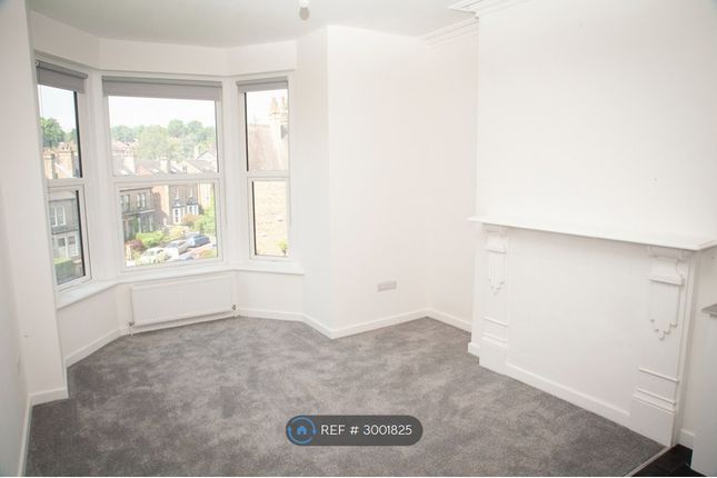 Flat, Brocco Bank, Sheffield photo 2