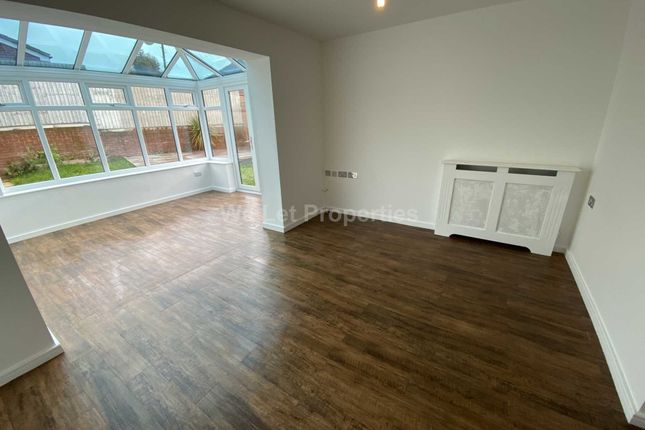 Property to rent in Bugle Close, Salford