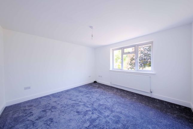 3, Fairacre, Maidenhead photo 3