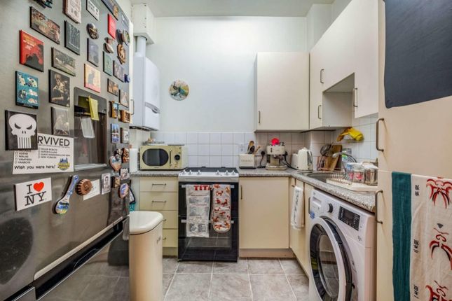31, Rabbits Road, London photo 3