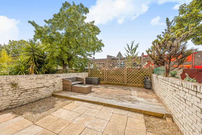 83A,, Kelvin Road, London photo 4