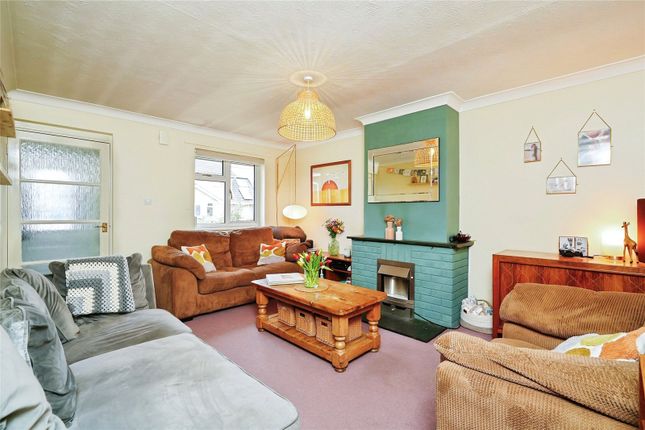 80, Lyneham Road, Oxfordshire photo 4