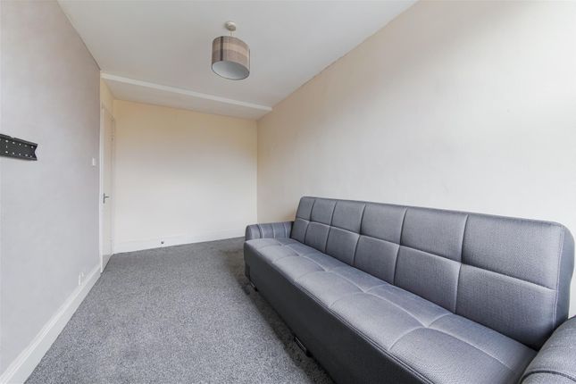 Flat to rent in Acton Street, London