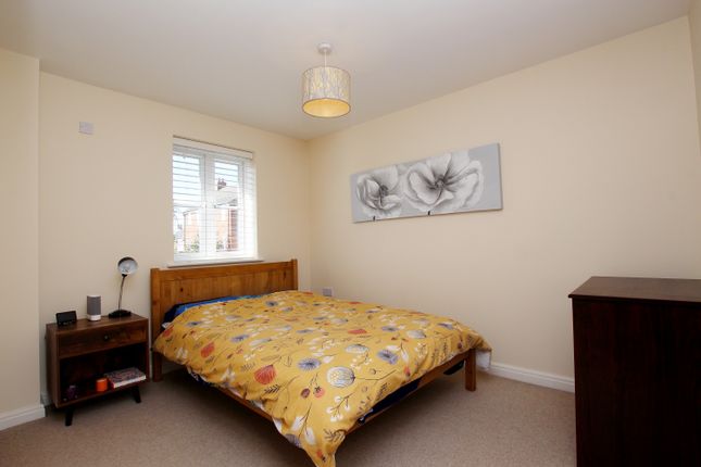 44, Collins Avenue, Stamford photo 4