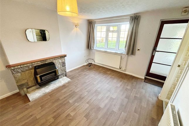 32, Walton Close, Derbyshire photo 3